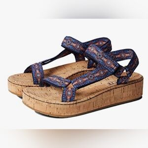 🔥 BORN Sirena Sandals – Size 8 –‎ Navy/Orange – Cork Footbed 🔥
